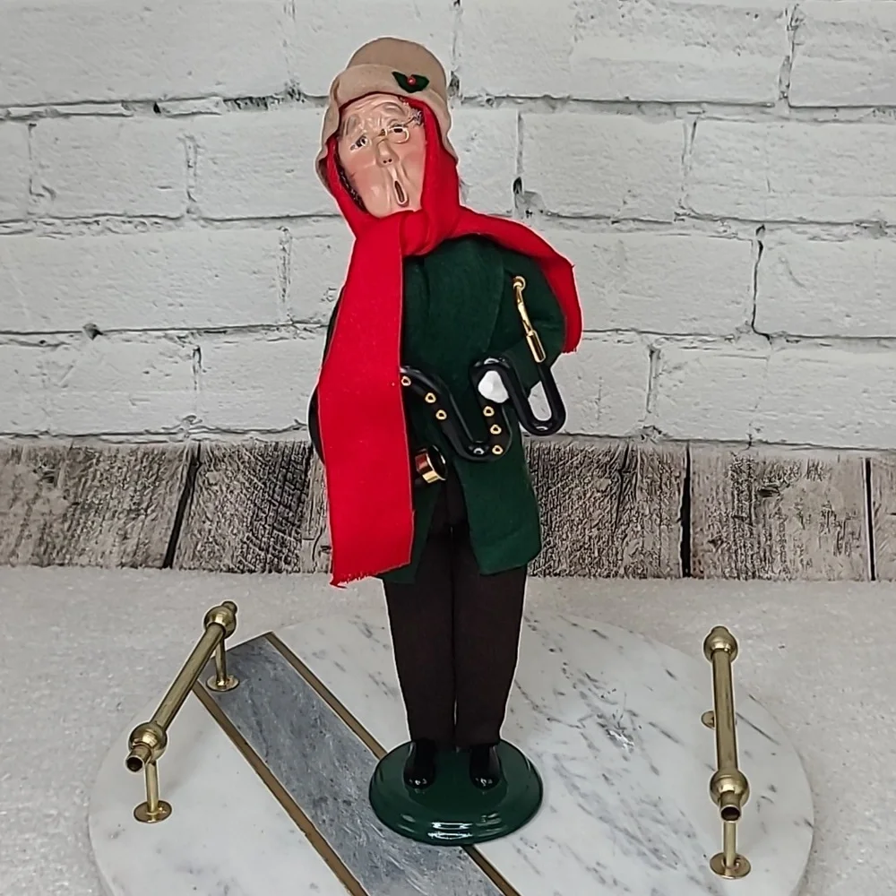 Byers' Choice Carolers Collectible Hand Crafted '05 Waite w/Serpentine Vintage